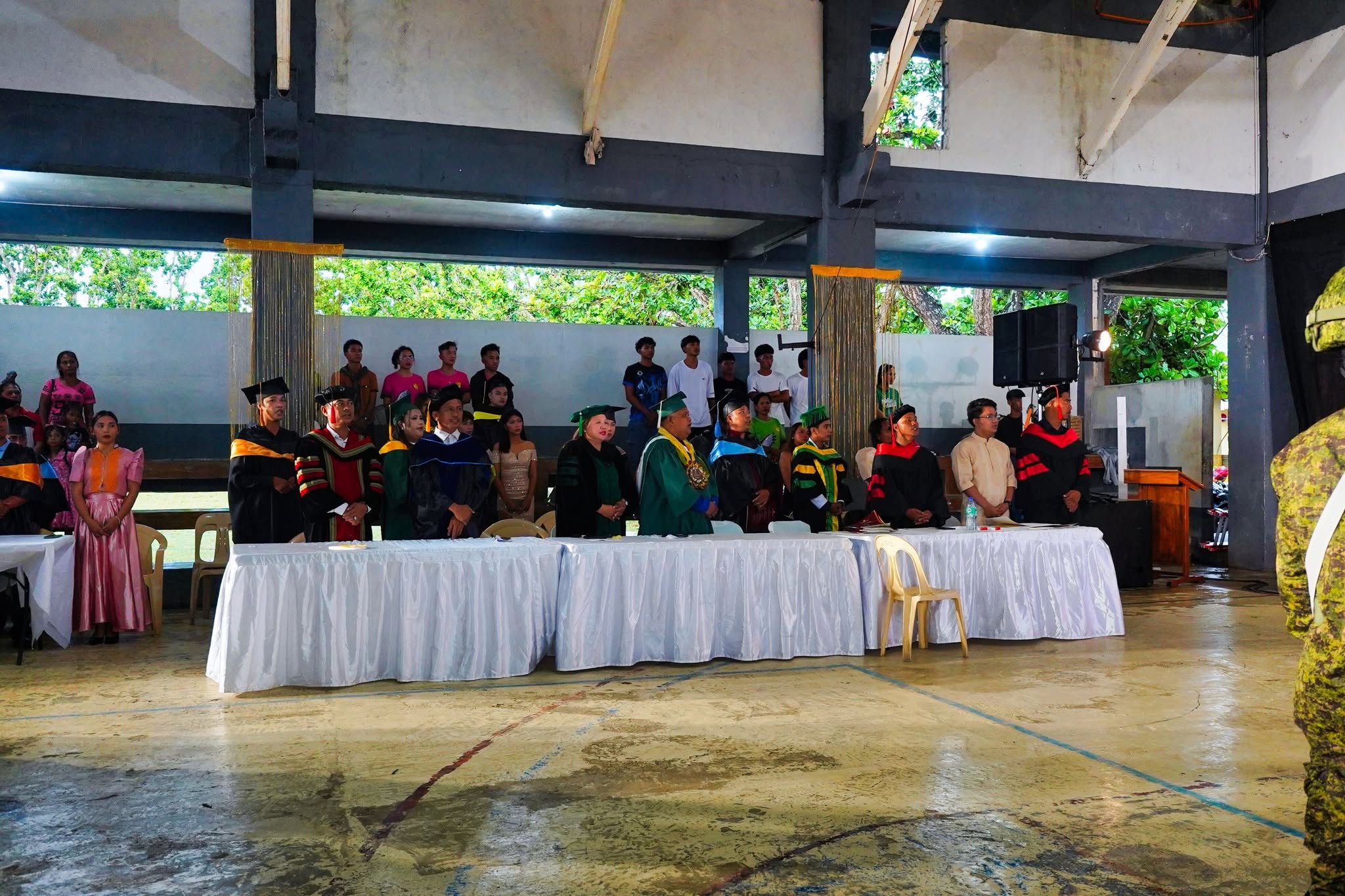 GRAD-AT-CALAYAN-PHOTOSET photo 35